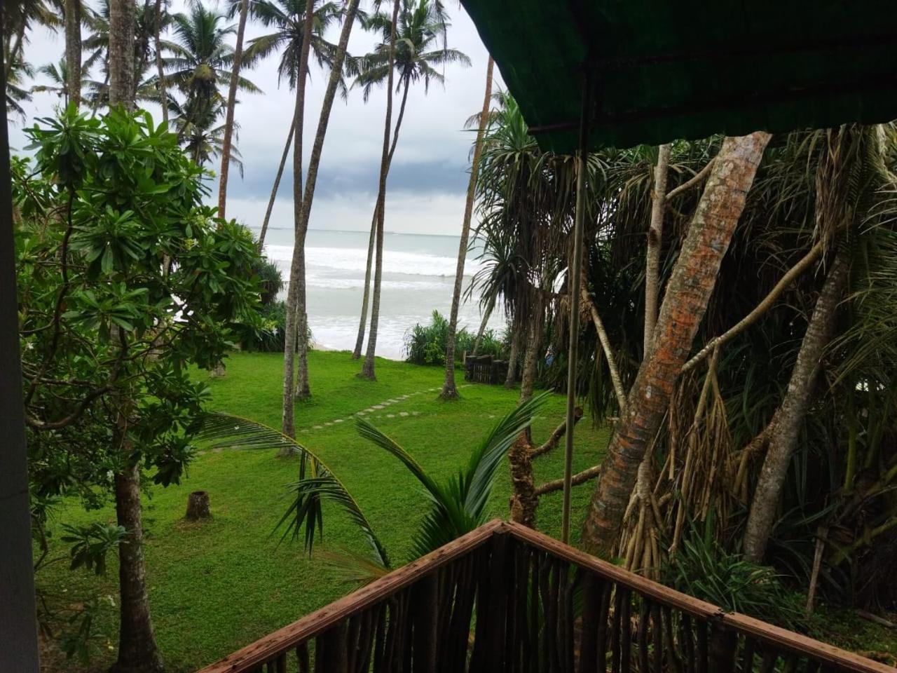 Lion Paradise Surf Beach Matara Exterior photo