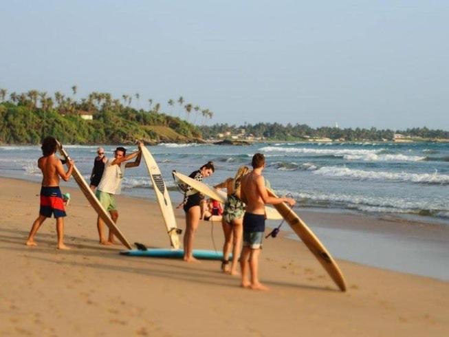 Lion Paradise Surf Beach Matara Exterior photo